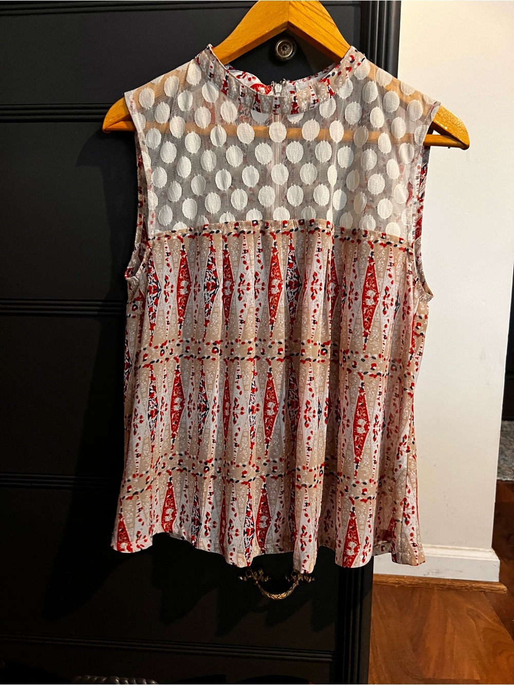 Tulle Women's Sleeveless Flowy Blouse Sz L